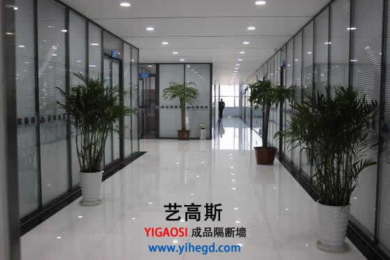 雙玻璃百葉桃子视频在线观看