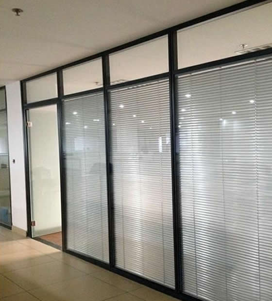 雙玻璃百葉桃子视频在线观看