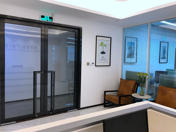 鋁合金雙玻百葉案例1.jpg 鋁合金雙玻百葉案例1.jpg