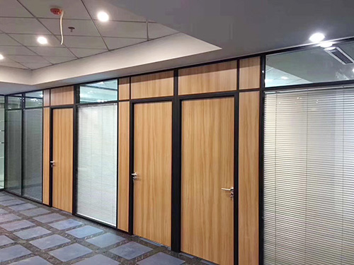 辦公室玻璃桃子视频在线观看