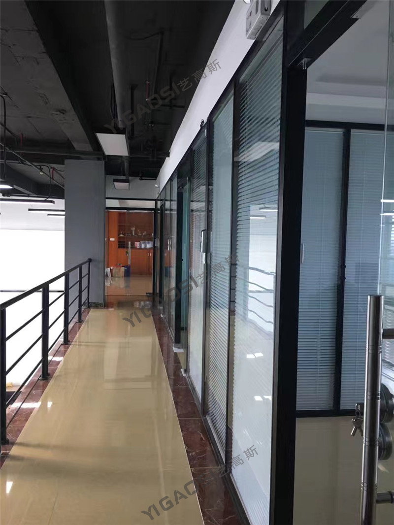 雙玻璃百葉桃子视频在线观看