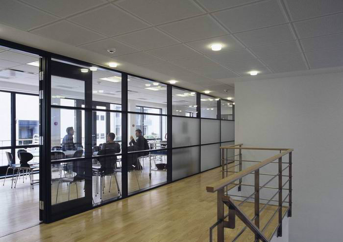 辦公室玻璃桃子视频在线观看