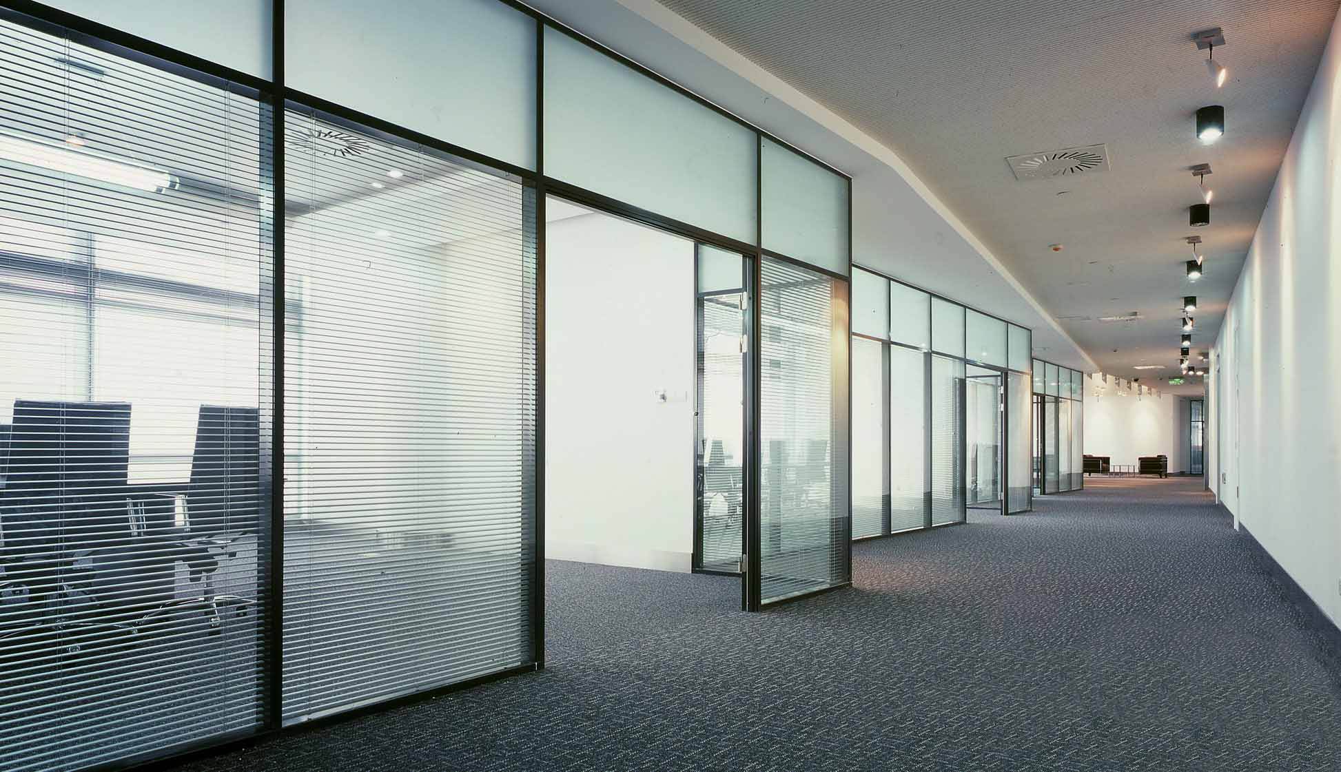 辦公室玻璃桃子视频在线观看