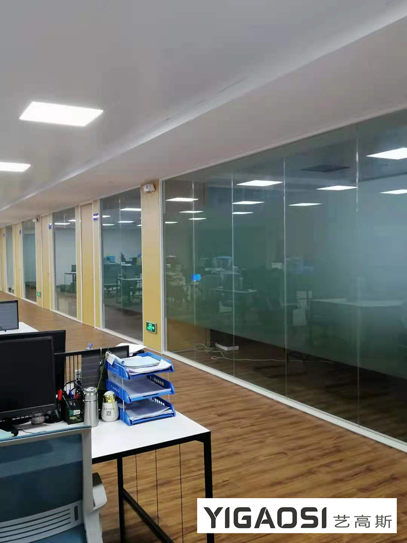 辦公室玻璃桃子视频在线观看