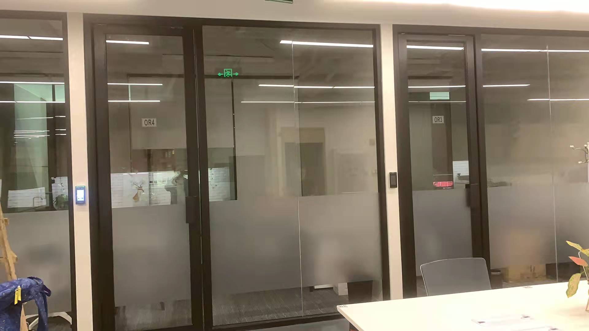 辦公室玻璃桃子视频在线观看 辦公室玻璃桃子视频在线观看