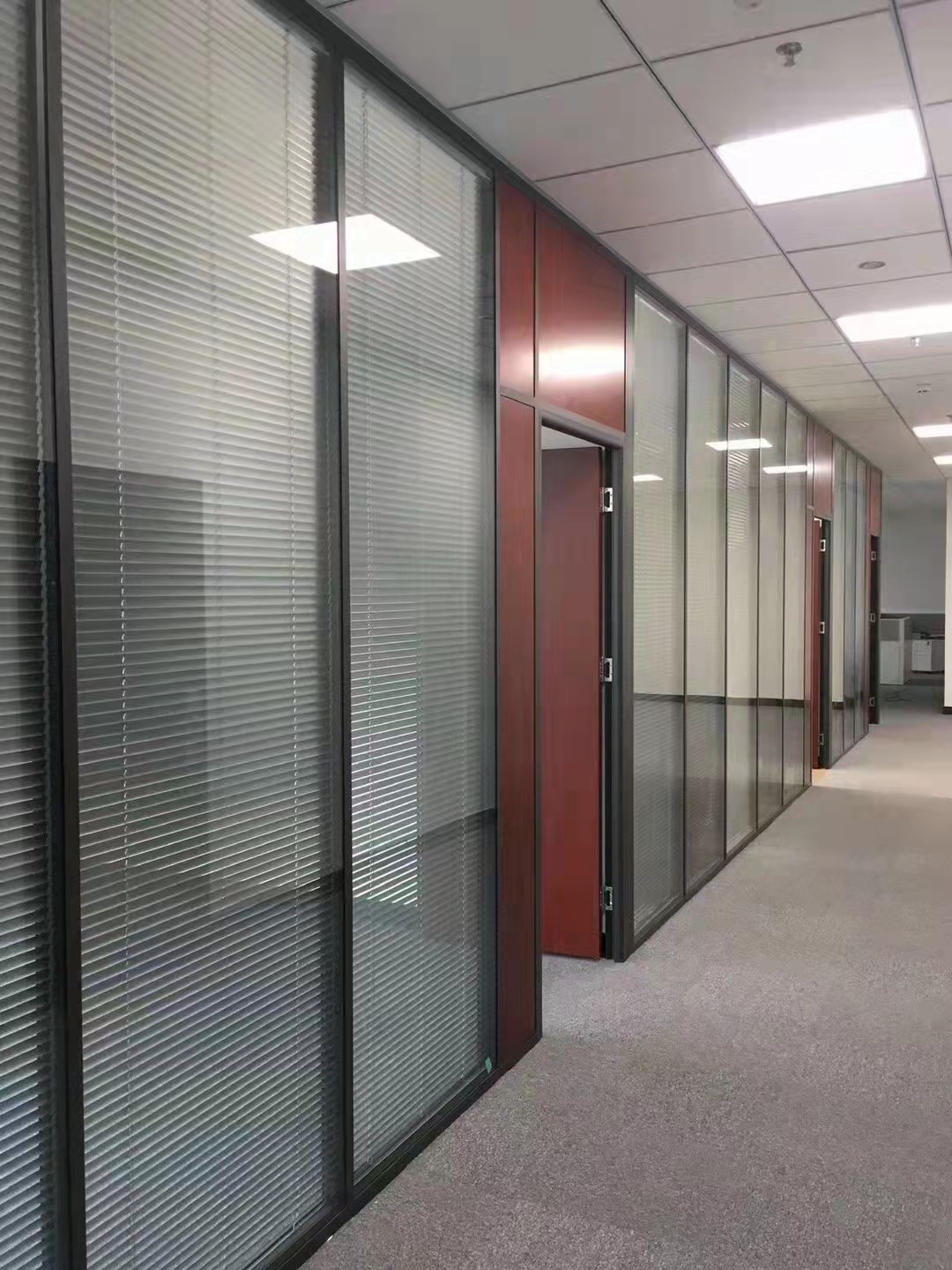 雙玻璃百葉桃子视频在线观看